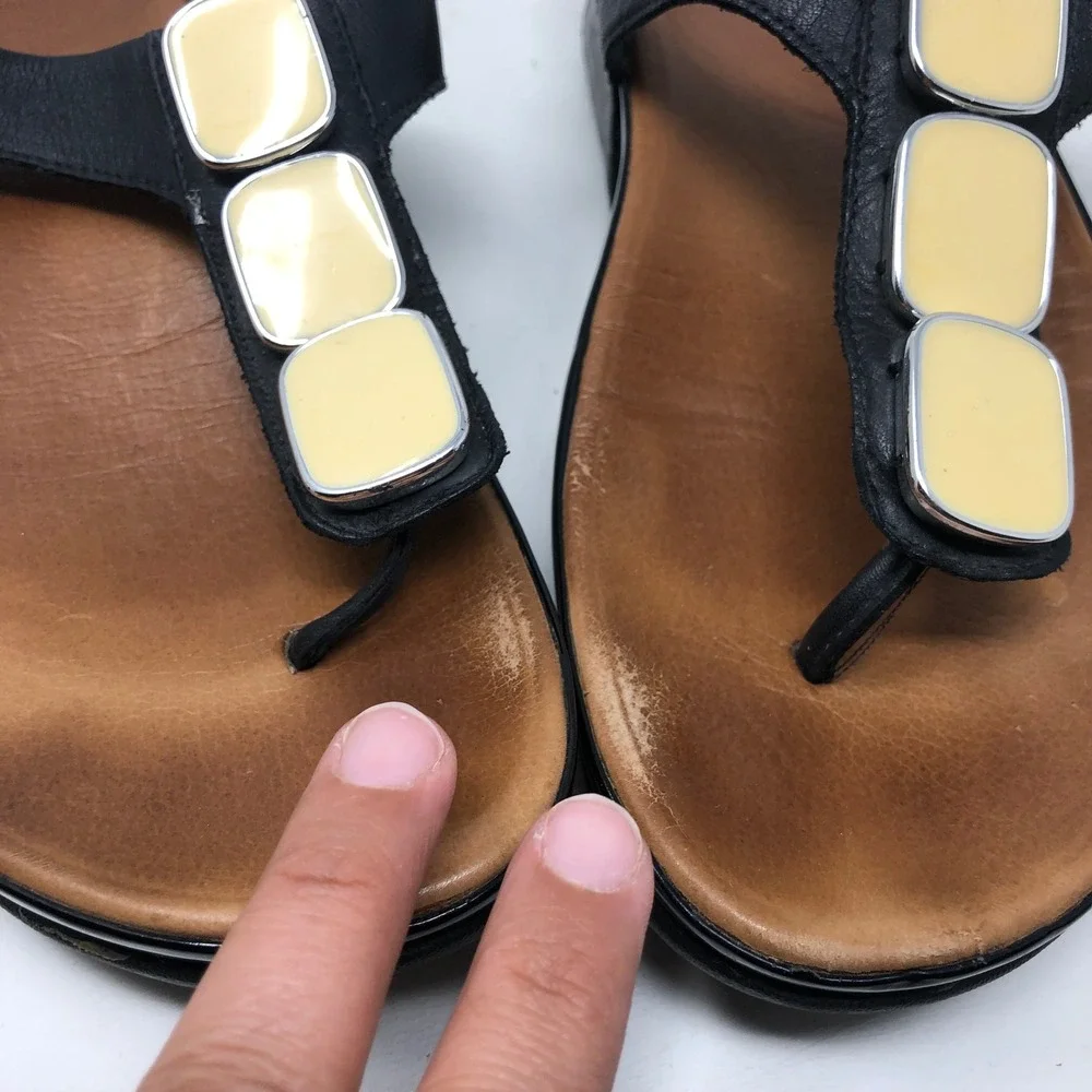 FitFlop Sandals 8 Black Tan Leather Enamel Stone Microwobbleboard Summer Casual